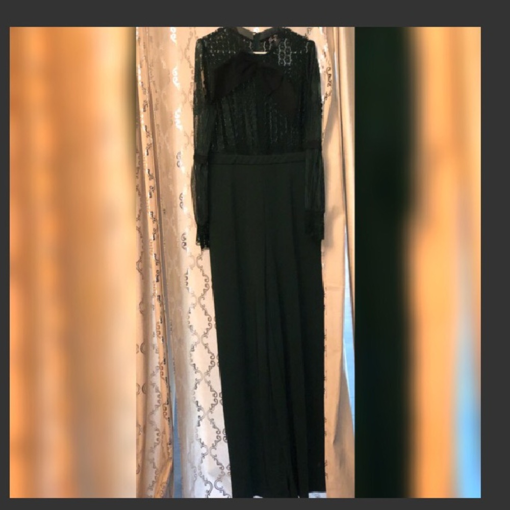 Melina Hunter / Green jumpsuit